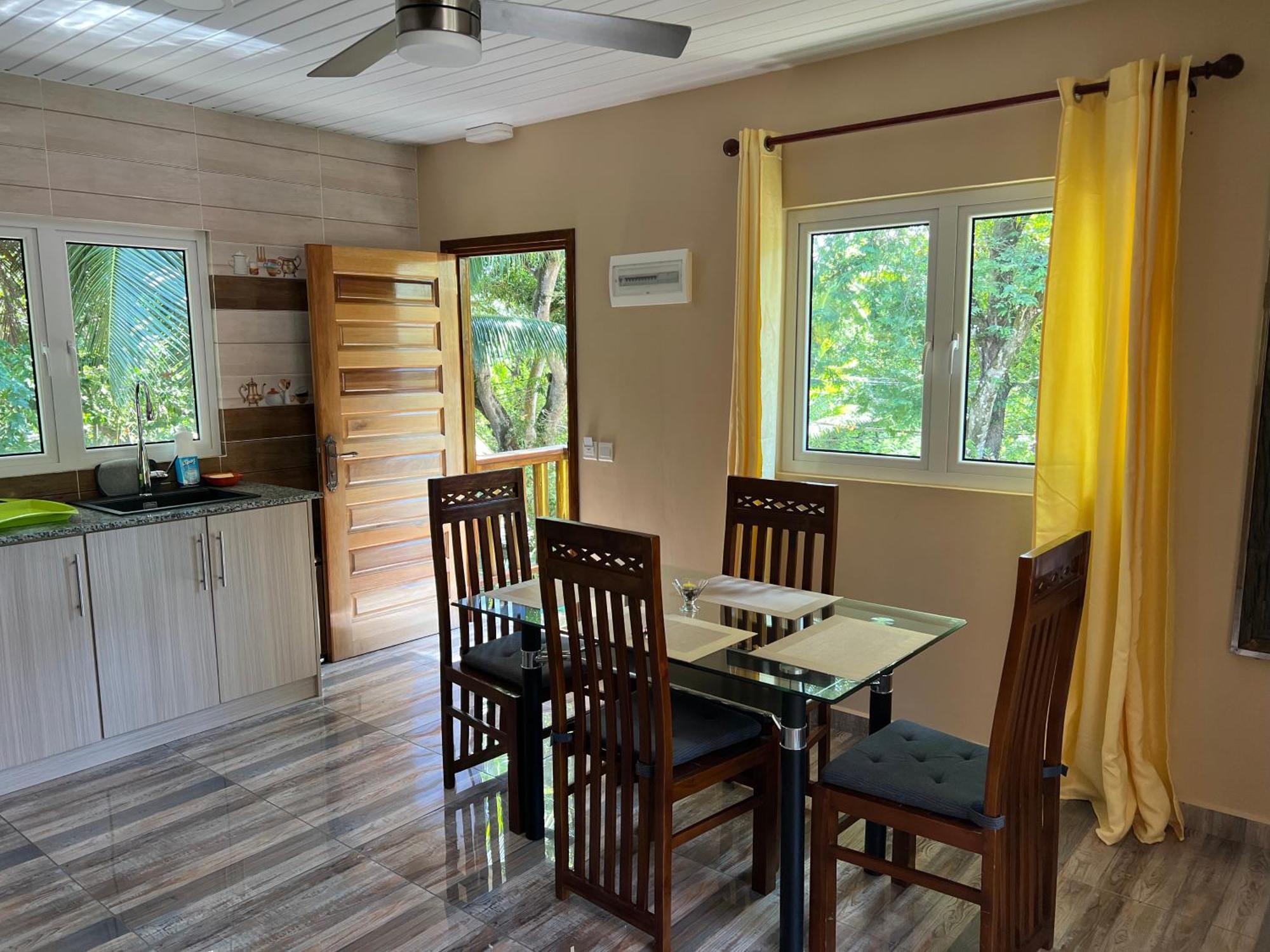 Chloe'S Cottage Self-Catering La Digue Exterior foto