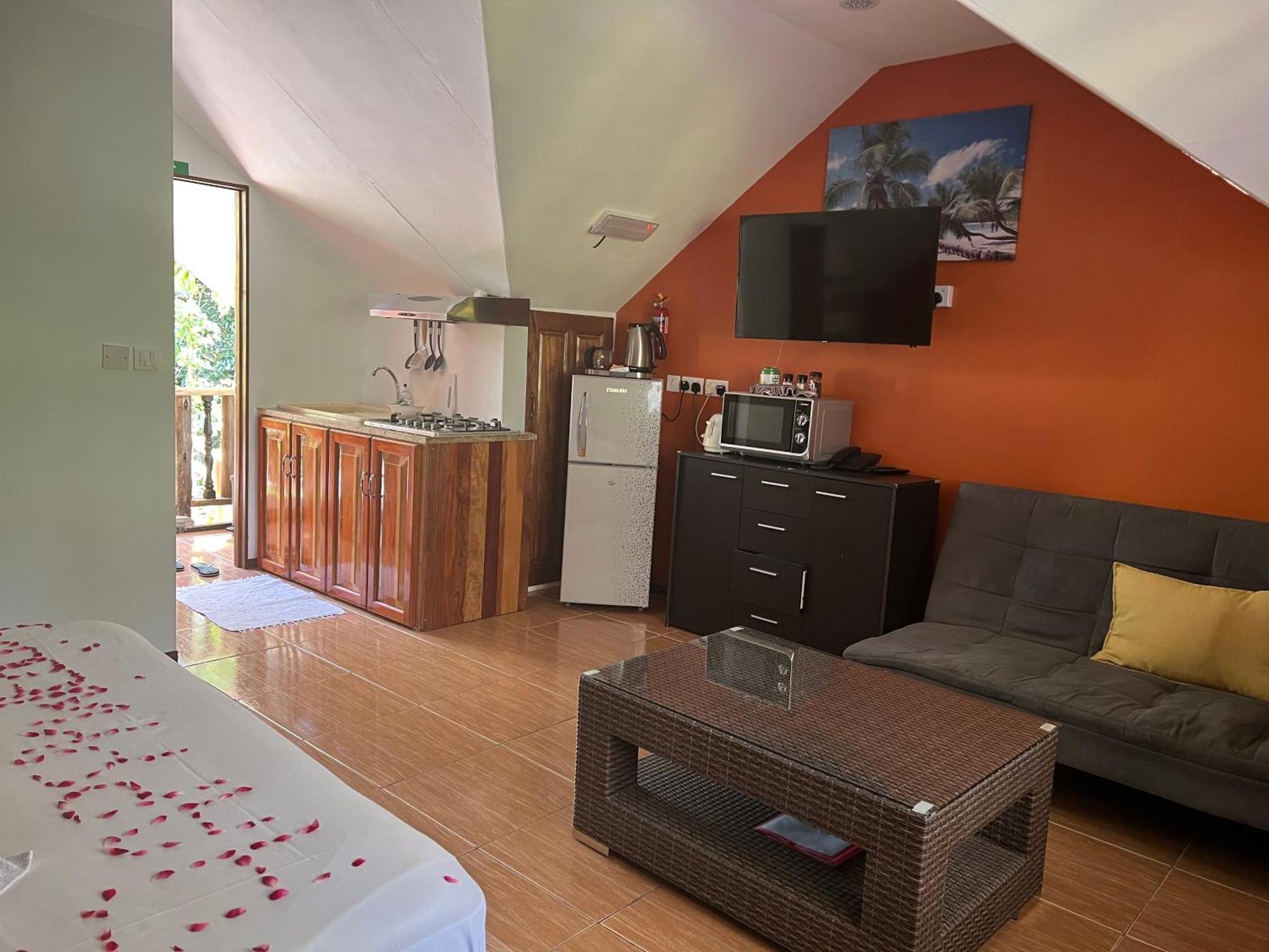 Chloe'S Cottage Self-Catering La Digue Exterior foto