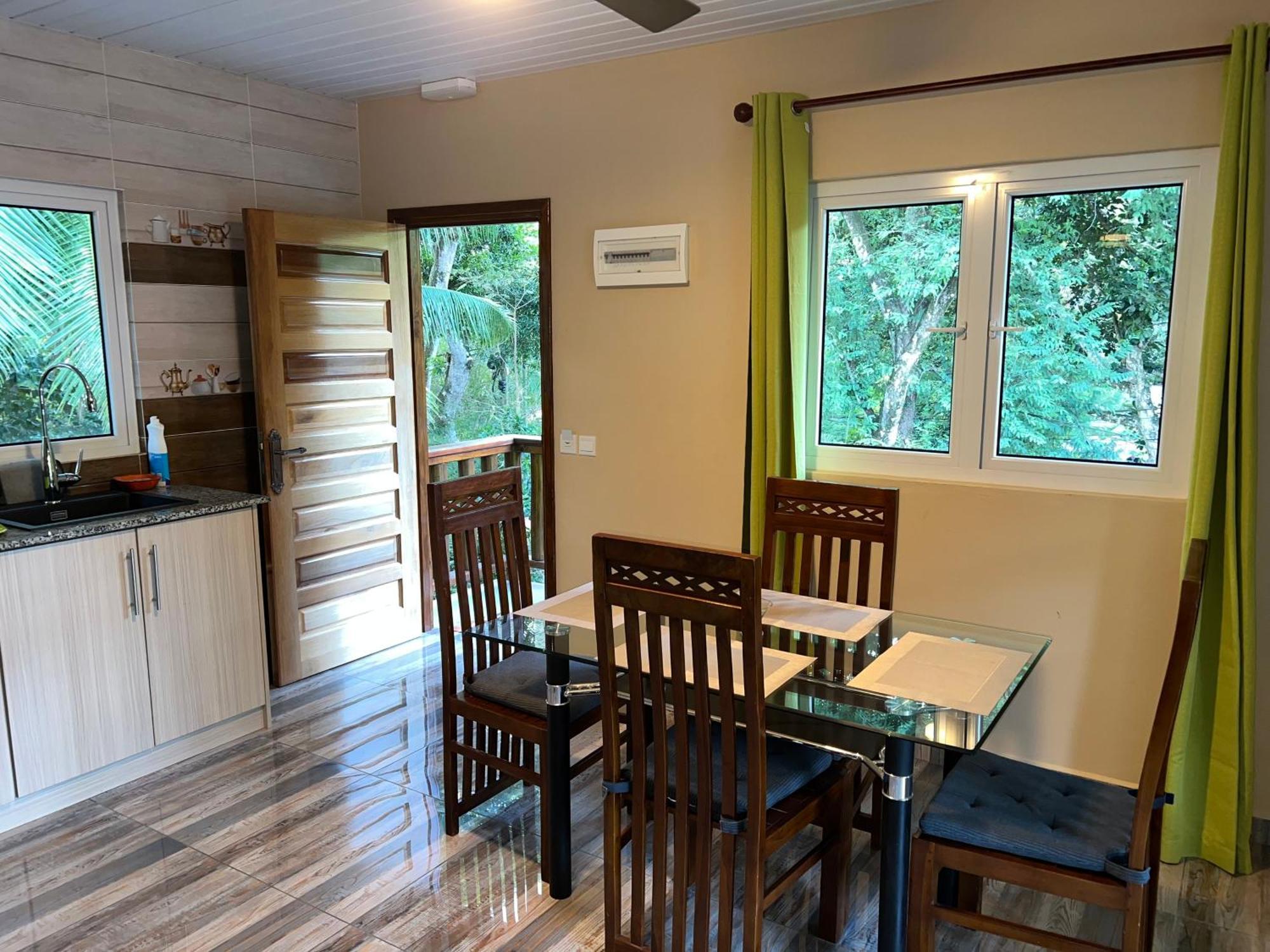 Chloe'S Cottage Self-Catering La Digue Exterior foto